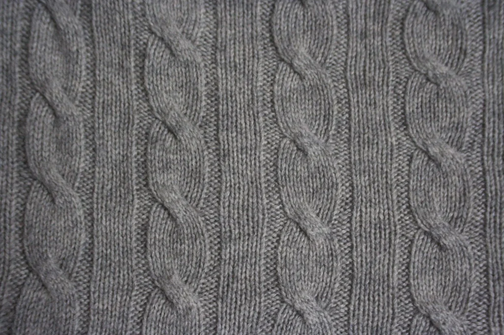 Pull en maille de cachemire torsadé