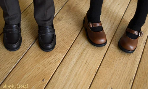 Mocassins en cuir portés par une femme