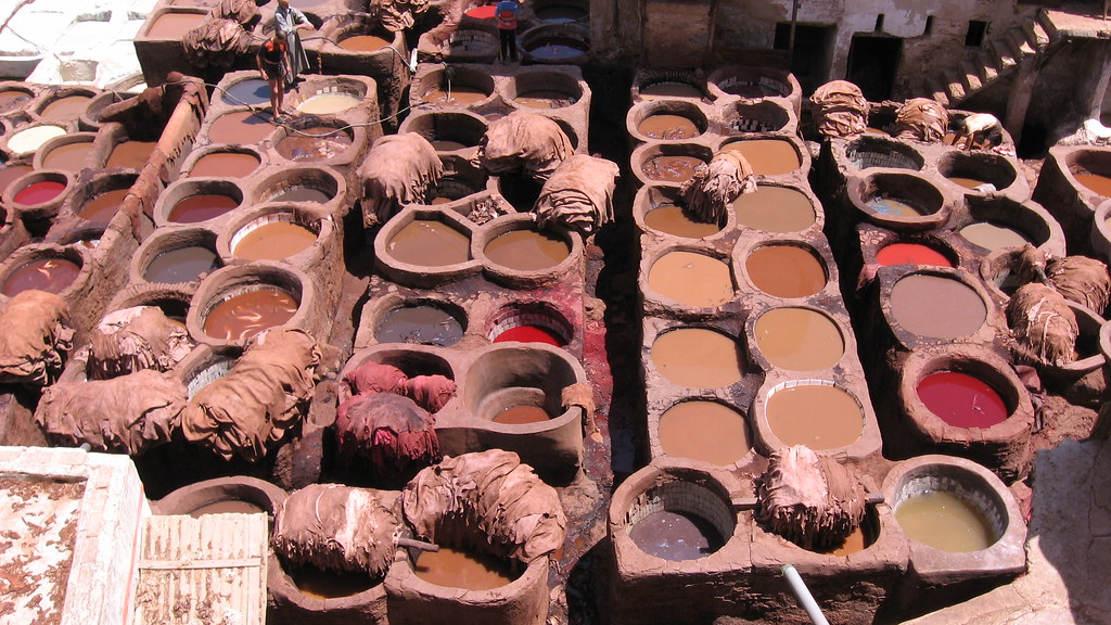 Cuir en tannerie artisanale, matiere premiere des meilleures chaussures homme de qualite