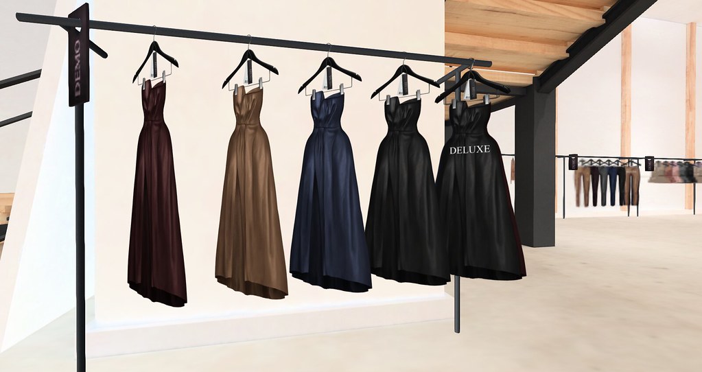 Robe en cuir femme haut de gamme portée par un mannequin